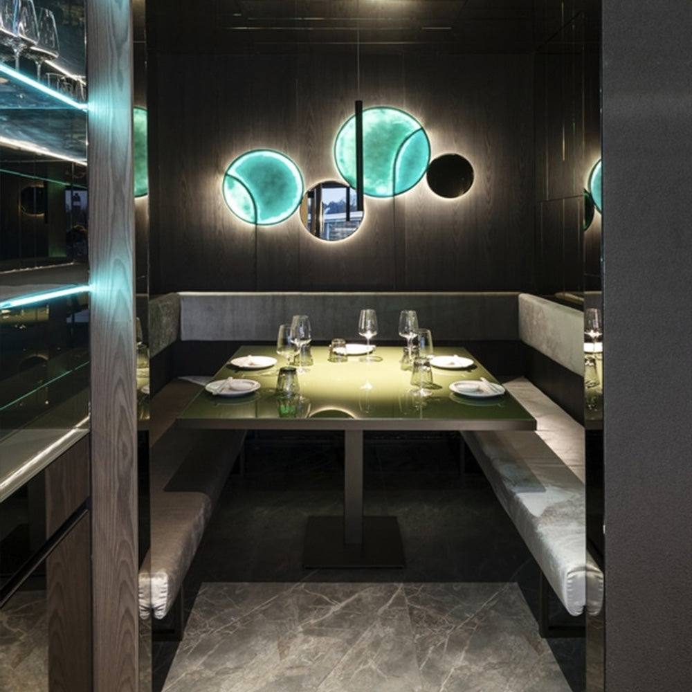 HUALIN Luxurious sintered stone dining tables, solid wood dining tables, dining chairs and comfortable booths. Customizable materials, colors and sizes