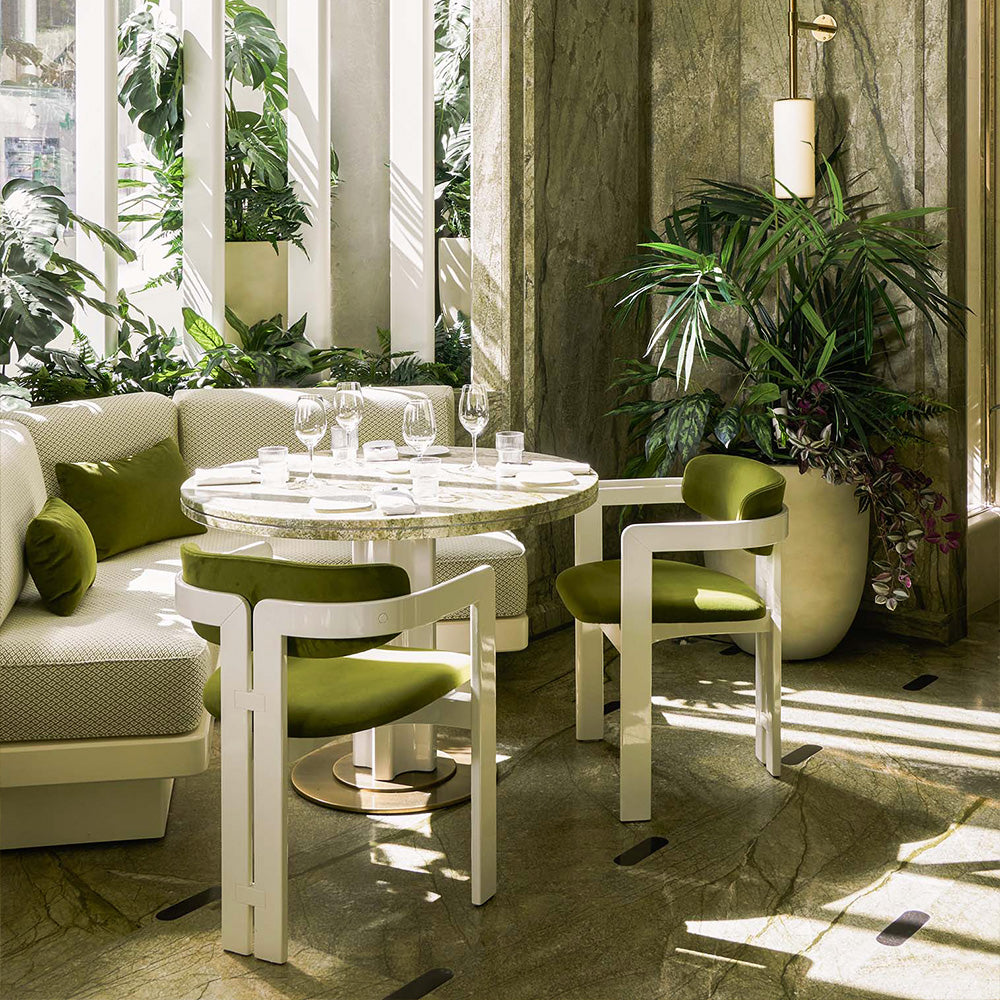 HUALIN Luxurious sintered stone dining tables, solid wood dining tables, dining chairs and comfortable booths. Customizable materials, colors and sizes