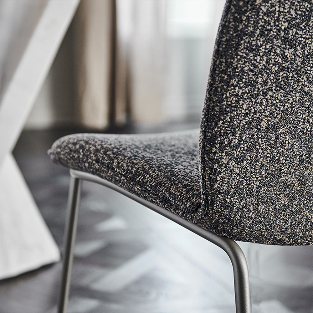 HUALIN High quality and comfortable chairs for hotels, theme restaurants and cafes, customizable colors, materials and sizes