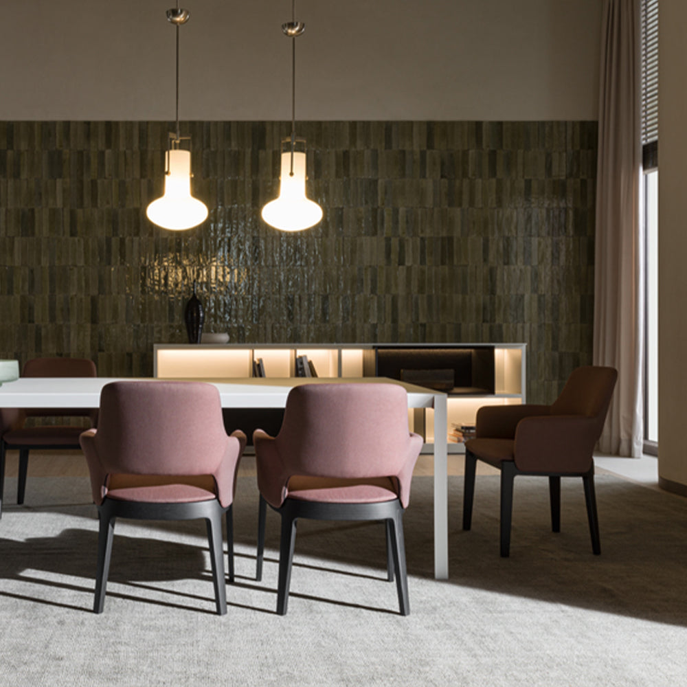 HUALIN High quality and comfortable chairs for hotels, theme restaurants and cafes, customizable colors, materials and sizes