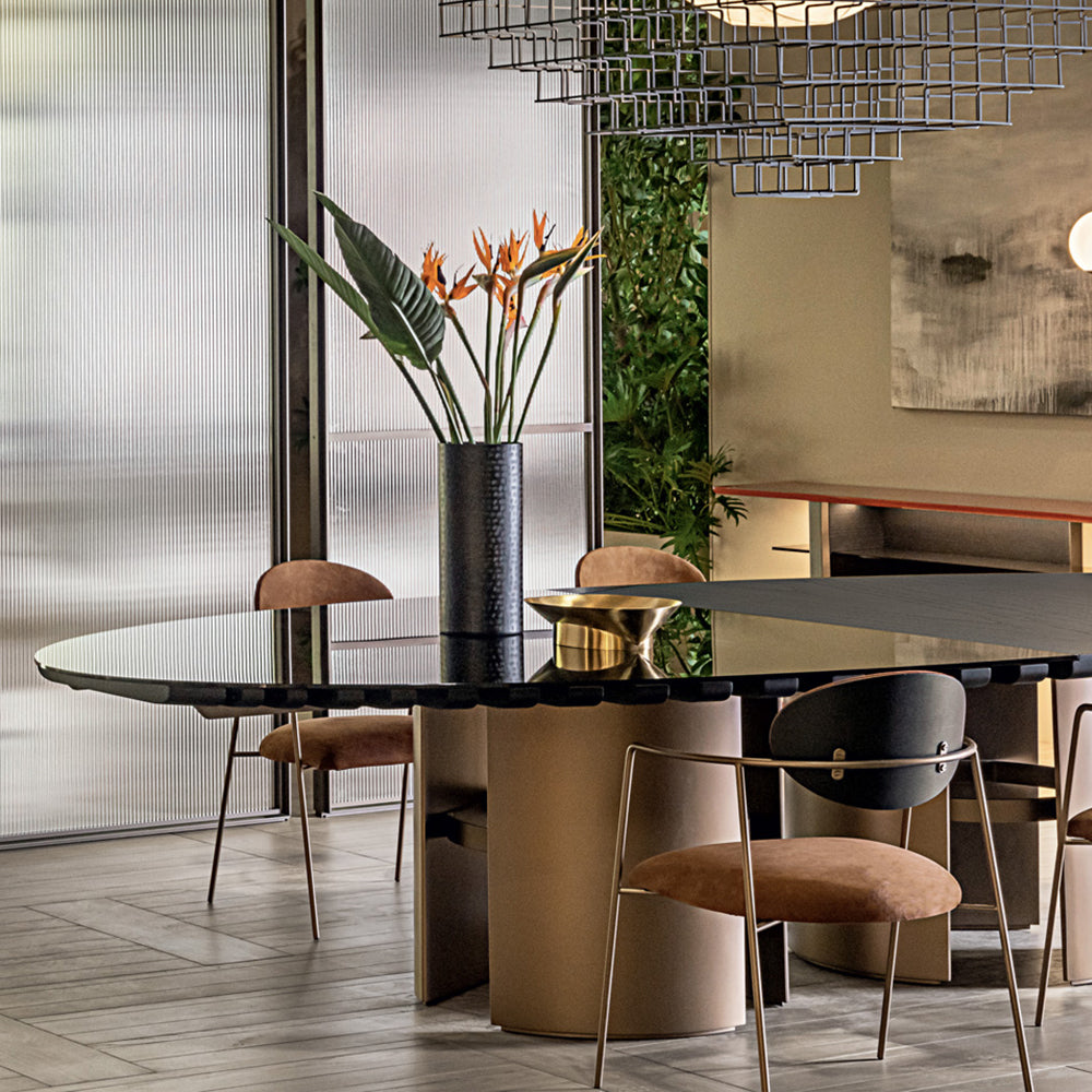 HUALIN High quality and comfortable chairs for hotels, theme restaurants and cafes, customizable colors, materials and sizes