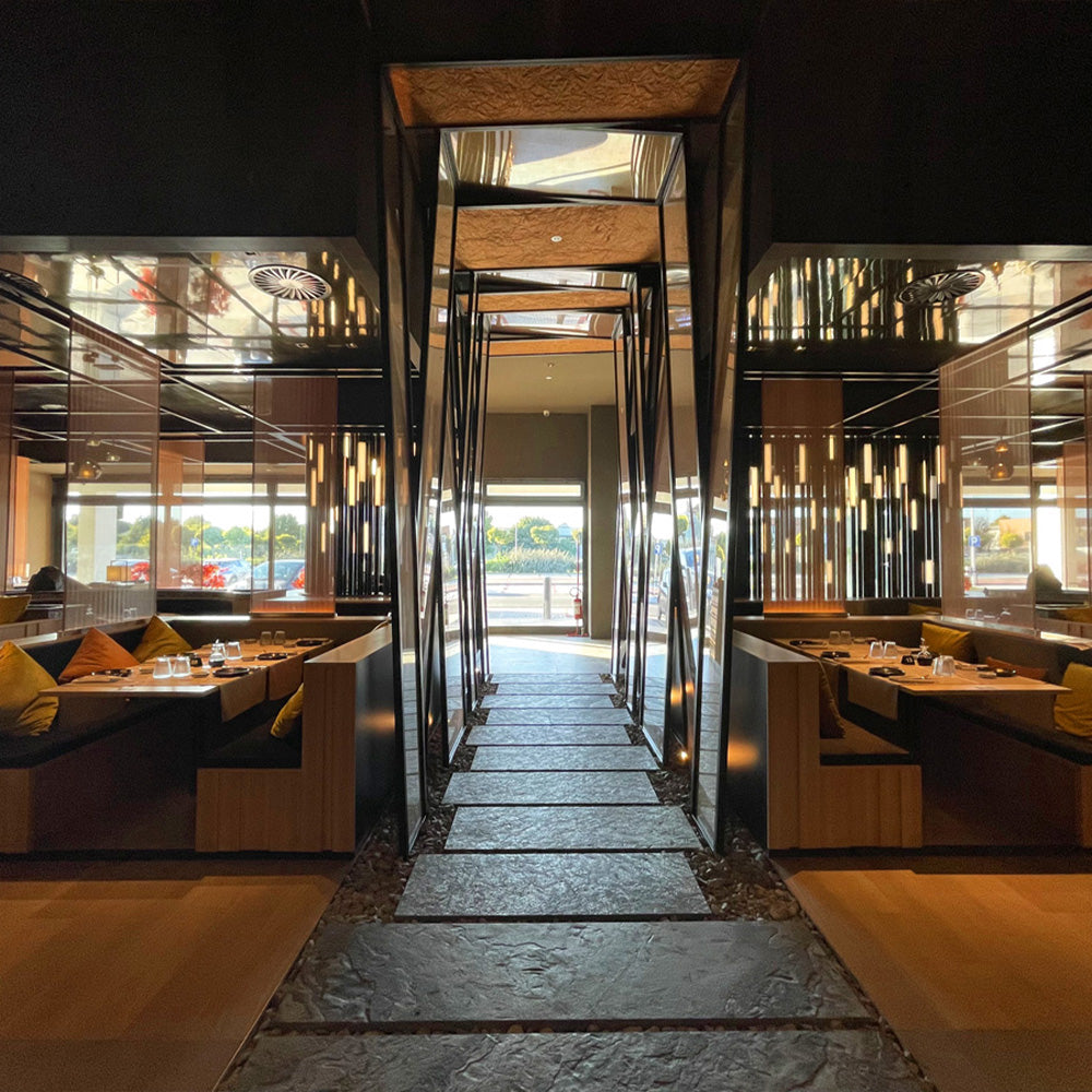 HUALIN Luxurious sintered stone dining tables, solid wood dining tables, dining chairs and comfortable booths. Customizable materials, colors and sizes