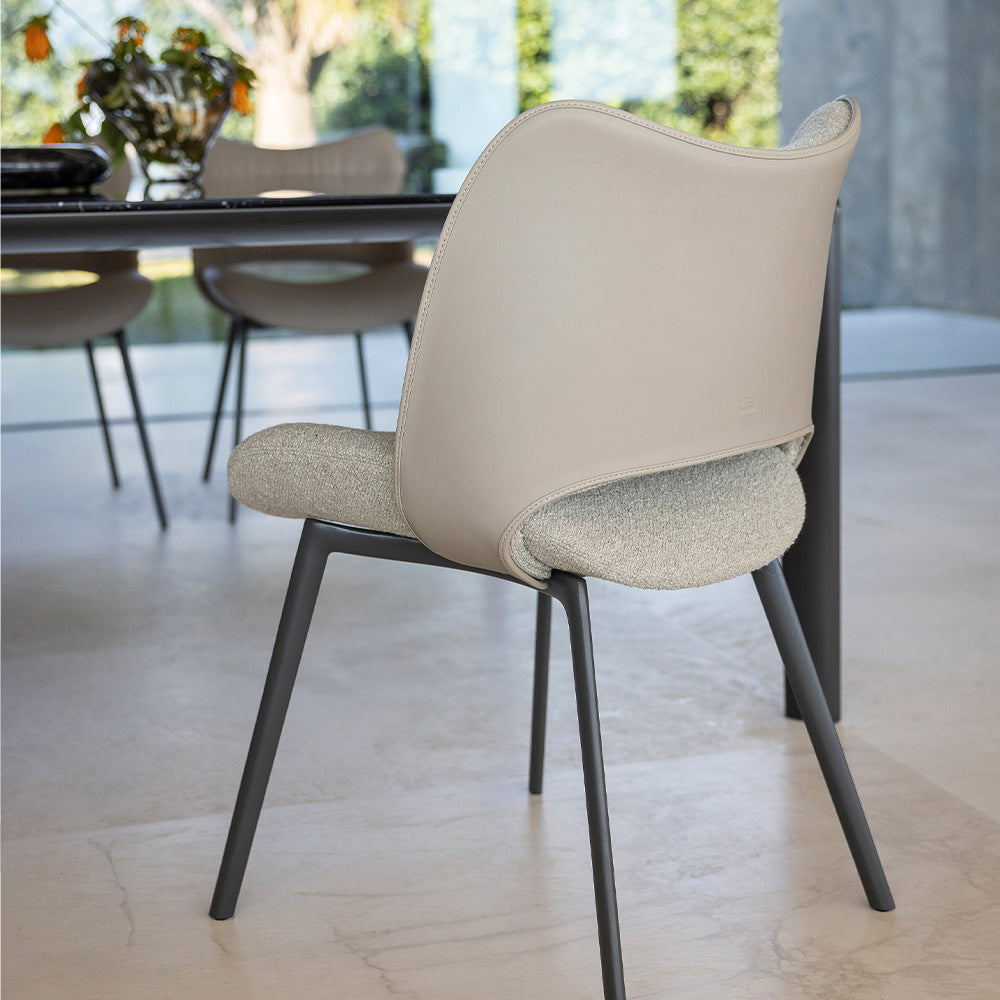 HUALIN High quality and comfortable chairs for hotels, theme restaurants and cafes, customizable colors, materials and sizes