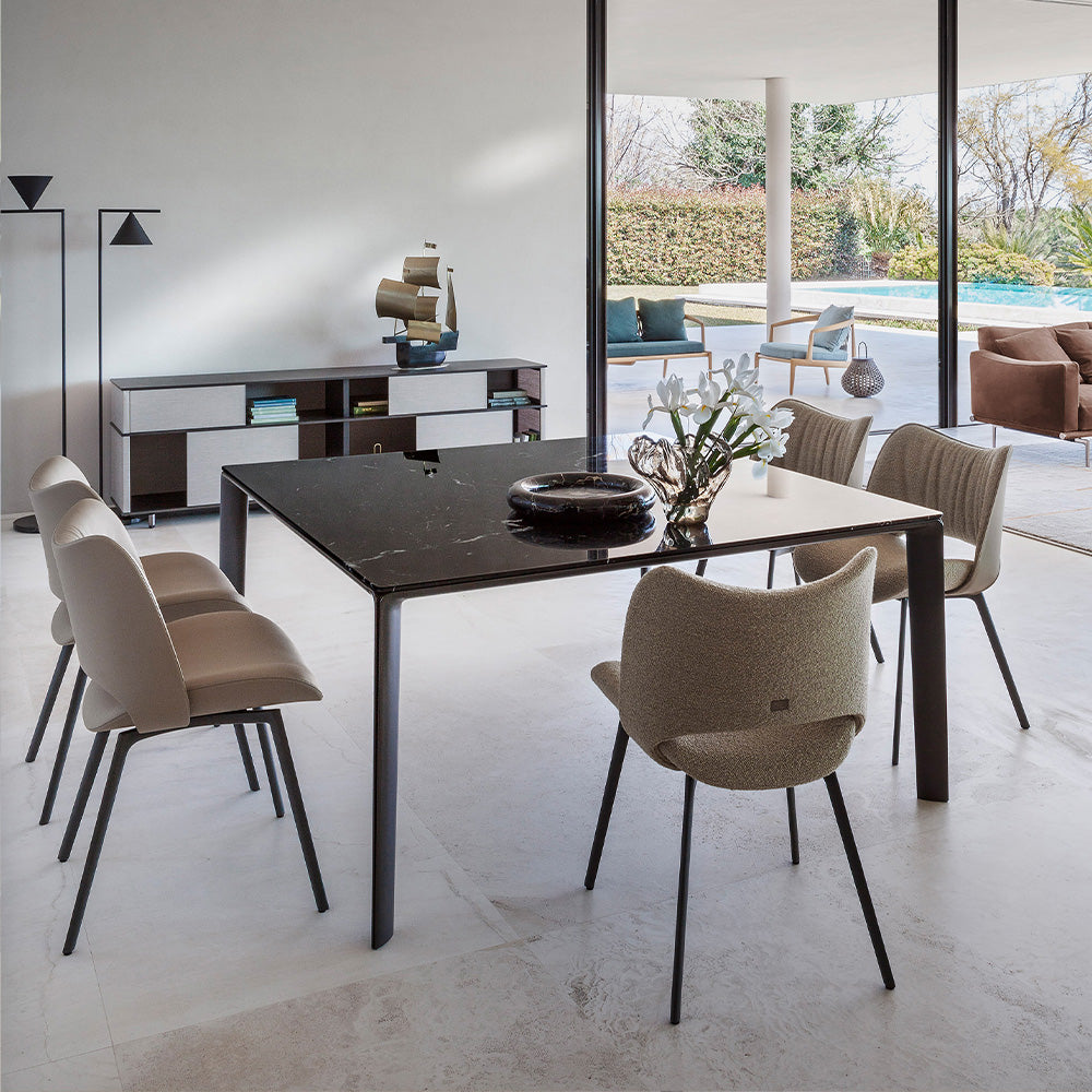HUALIN High quality and comfortable chairs for hotels, theme restaurants and cafes, customizable colors, materials and sizes
