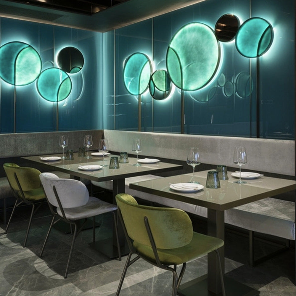 HUALIN Luxurious sintered stone dining tables, solid wood dining tables, dining chairs and comfortable booths. Customizable materials, colors and sizes
