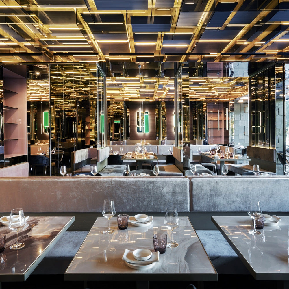 HUALIN Luxurious sintered stone dining tables, solid wood dining tables, dining chairs and comfortable booths. Customizable materials, colors and sizes