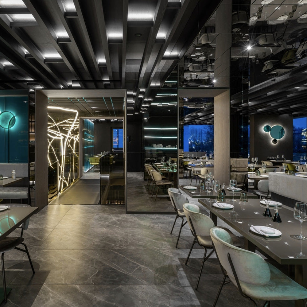 HUALIN Luxurious sintered stone dining tables, solid wood dining tables, dining chairs and comfortable booths. Customizable materials, colors and sizes