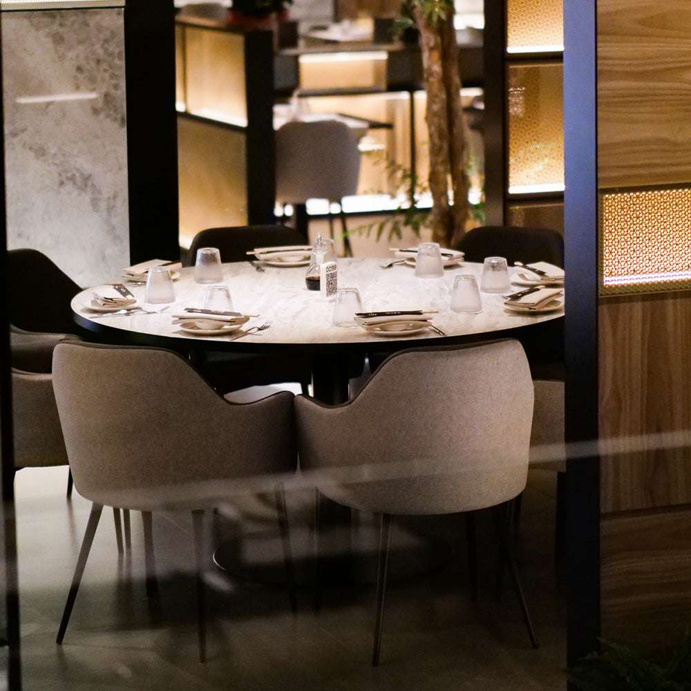 HUALIN Luxurious sintered stone dining tables, solid wood dining tables, dining chairs and comfortable booths. Customizable materials, colors and sizes