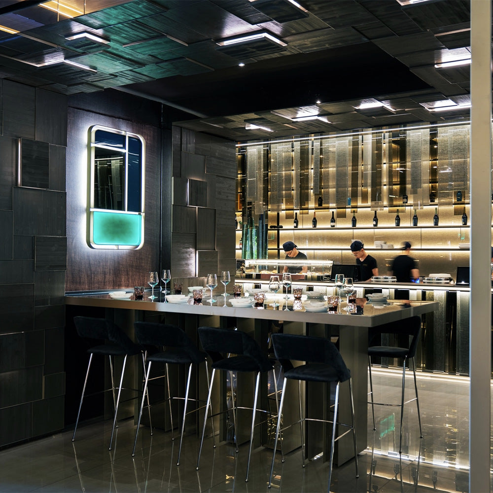 HUALIN Luxurious sintered stone dining tables, solid wood dining tables, dining chairs and comfortable booths. Customizable materials, colors and sizes