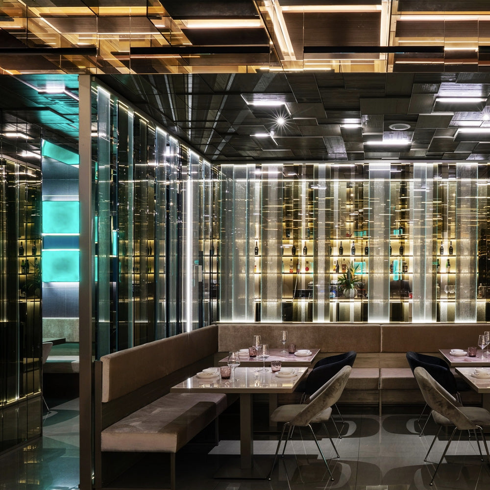HUALIN Luxurious sintered stone dining tables, solid wood dining tables, dining chairs and comfortable booths. Customizable materials, colors and sizes