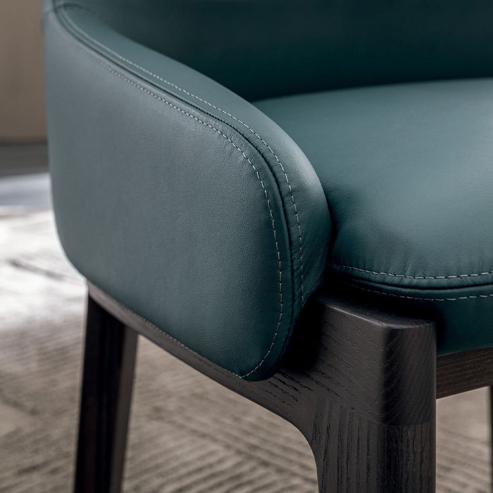 HUALIN High quality and comfortable chairs for hotels, theme restaurants and cafes, customizable colors, materials and sizes