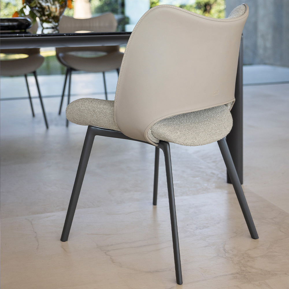 HUALIN High quality and comfortable chairs for hotels, theme restaurants and cafes, customizable colors, materials and sizes